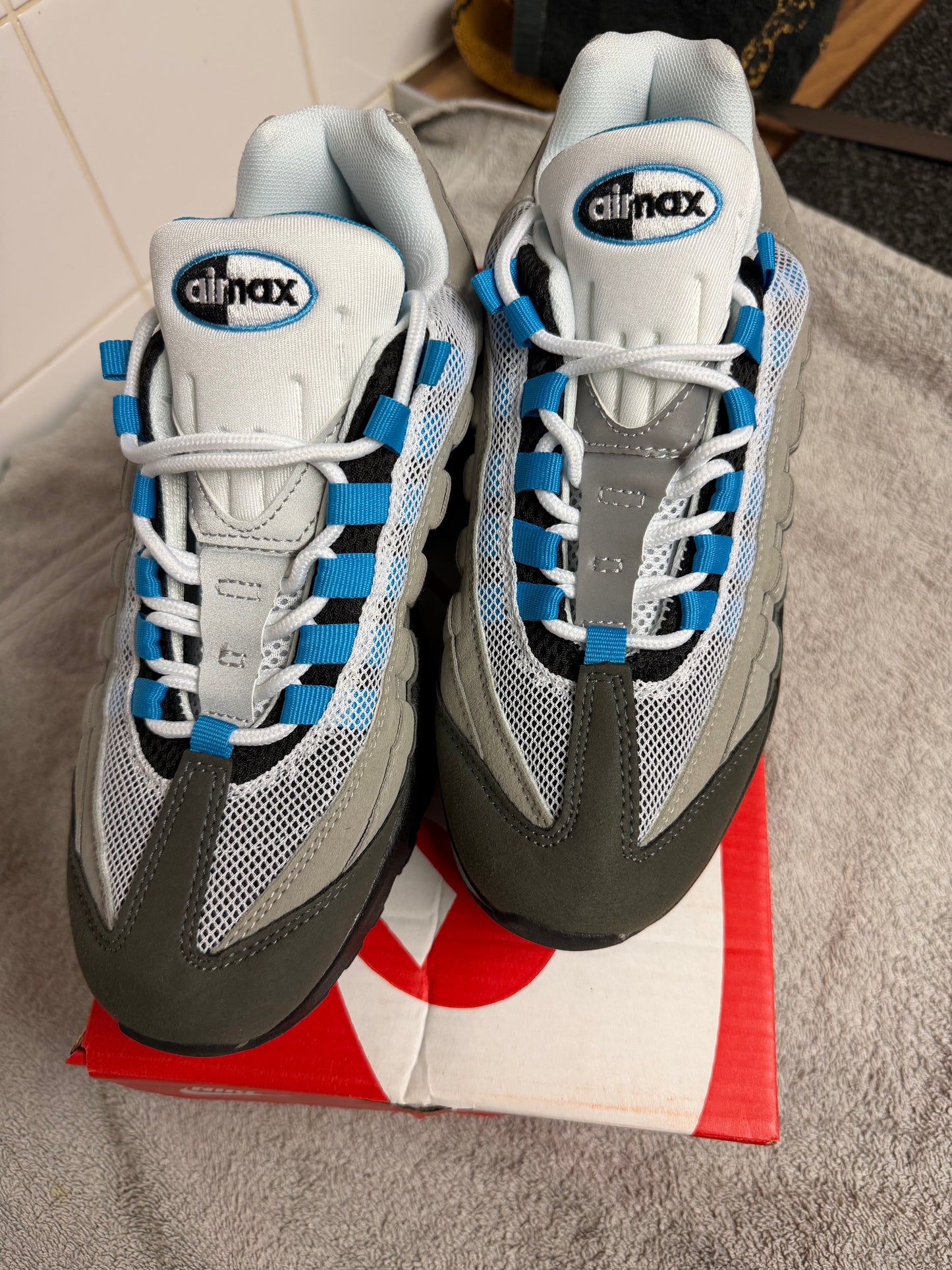 95 Style Trainers - Crystal Blue