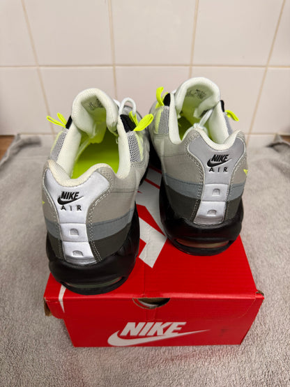95 Style Trainers - Neon